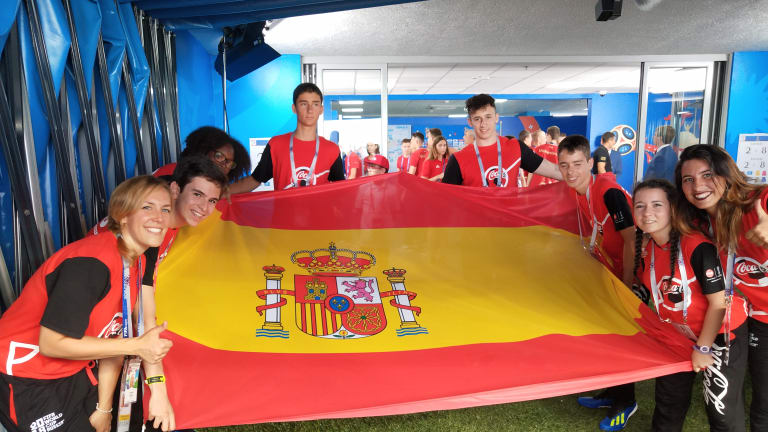 Ronaldo nổ hat-trick, Bồ Đào Nha rượt đuổi ngoạn mục Tây Ban Nha