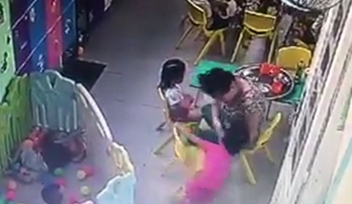 Phẫn nộ với clip cô giáo tát liên tiếp vào mặt trẻ mầm non