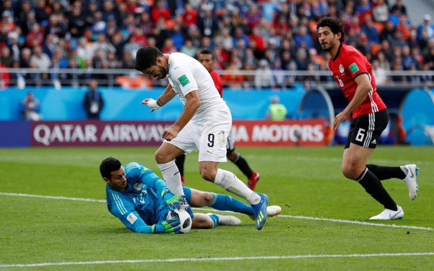 Chuyện lạ World Cup: Thủ môn Ai Cập từ chối nhận giải Cầu thủ hay nhất trận Chuyện lạ World Cup: Thủ môn Ai Cập từ chối nhận giải Cầu thủ hay nhất trận