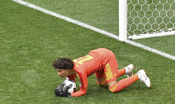 Quật ngã ĐKVĐ Đức, Mexico gây địa chấn