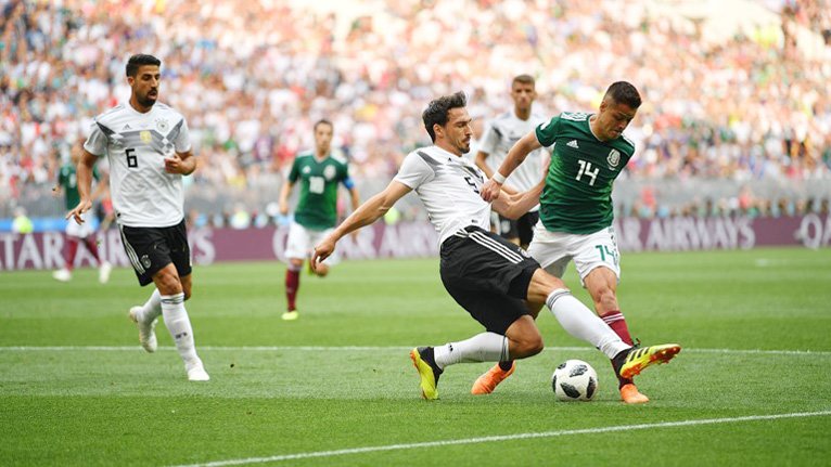 Quật ngã ĐKVĐ Đức, Mexico gây địa chấn