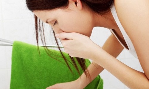 Nghén nhiều, chồng đi làm xa nên tôi muốn nghỉ việc về với mẹ Nghén nhiều, chồng đi làm xa nên tôi muốn nghỉ việc về với mẹ