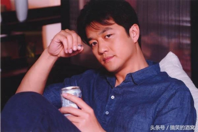 Lý Á Bằng: Kẻ thất bại trong hôn nhân vẫn kiên cường từng bước trở thành người cha vĩ đại của đứa con gái kém may mắn