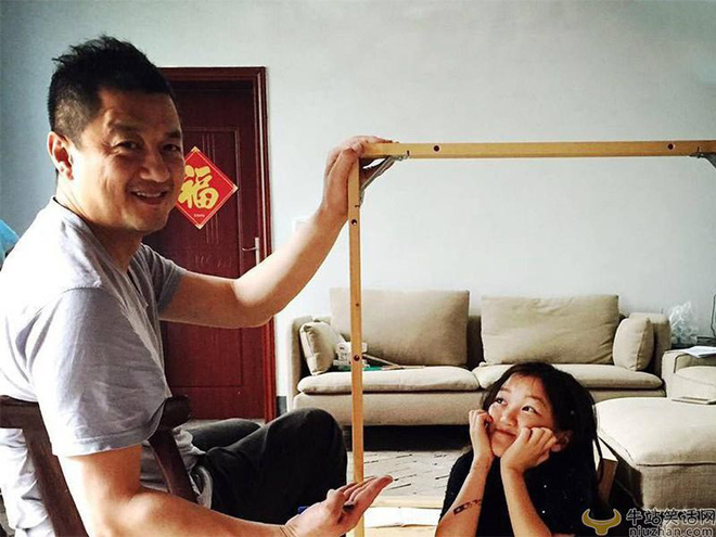 Lý Á Bằng: Kẻ thất bại trong hôn nhân vẫn kiên cường từng bước trở thành người cha vĩ đại của đứa con gái kém may mắn