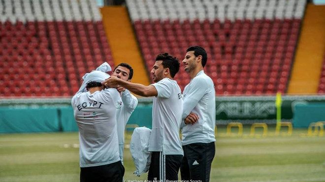 Không thể tự mặc áo, World Cup đã kết thúc với Moh Salah?