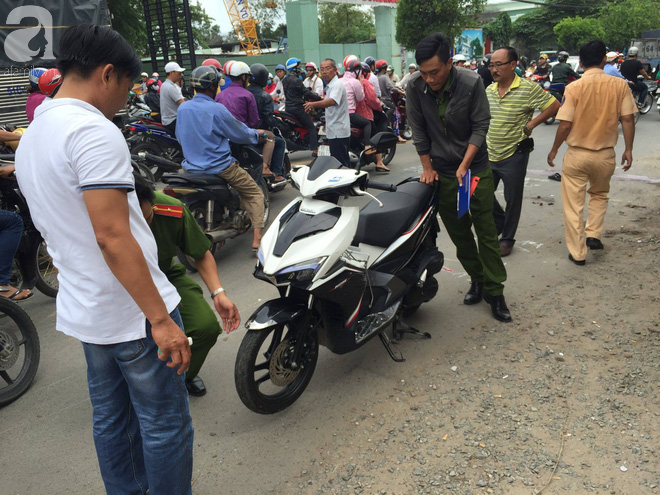 TP.HCM: Va chạm với xe tải, nam thanh niên tử vong, giao thông tê liệt nhiều giờ