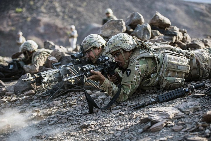 Mục kích binh sĩ Mỹ trong các cuộc tập trận bắn đạn thật ác liệt