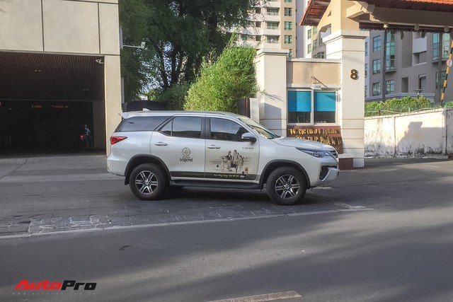 Lộ ảnh nóng loạt xe sang trong hành trình siêu xe xuyên Việt của ông Đặng Lê Nguyên Vũ Lộ ảnh nóng loạt xe sang trong hành trình siêu xe xuyên Việt của ông Đặng Lê Nguyên Vũ