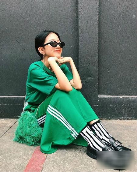 Trang phục hè với màu sắc rực rỡ lên ngôi khiến chị em bấn loạn tìm mua bằng được