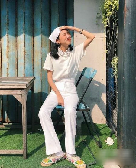 Trang phục hè với màu sắc rực rỡ lên ngôi khiến chị em bấn loạn tìm mua bằng được