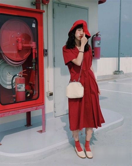 Trang phục hè với màu sắc rực rỡ lên ngôi khiến chị em bấn loạn tìm mua bằng được