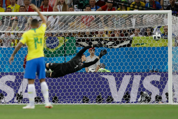 Brazil bị cầm hòa ở trận ra quân World Cup