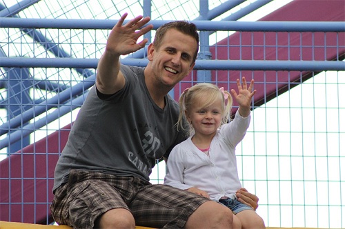 Cô bé Mỹ giành kỷ lục Guinness khi leo đỉnh núi cao nhất châu Phi