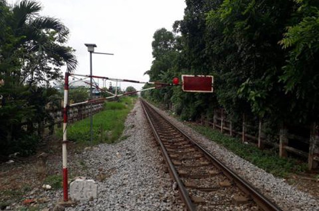 Nữ nhân viên đau bụng không kéo chắn: Cả công ty bị kỷ luật