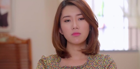 Siêu mẫu Lan Khuê cảm thấy khó chịu với chi tiết này trong phim Gạo Nếp Gạo Tẻ