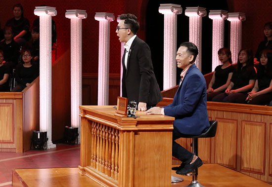 Phiên tòa tình yêu tập 10: Hồng Vân rơi nước mắt kể chuyện từng bỏ nhà đi bụi Phiên tòa tình yêu tập 10: Hồng Vân rơi nước mắt kể chuyện từng bỏ nhà đi bụi