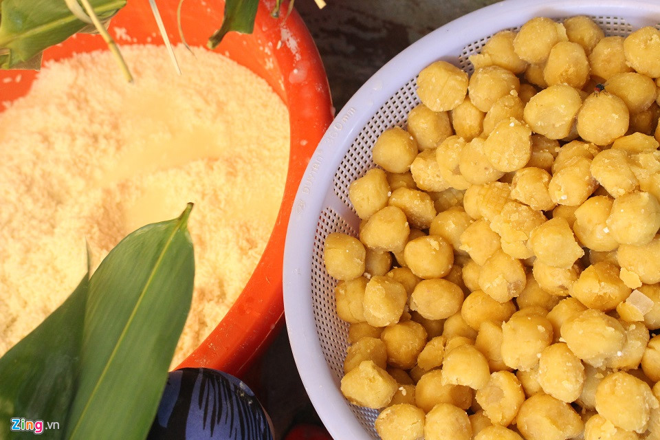 Bí quyết đắt hàng của hẻm bánh ú mùa Tết Đoan Ngọ ở Sài Gòn