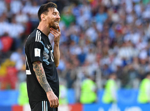 Maradona: ‘Argentina mất điểm vì Sampaoli chứ không phải Messi’