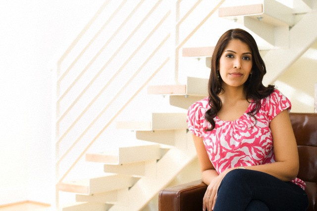 Nghi ngờ món quà khủng của ô sin do chồng tặng, tôi đã vội vàng vạch mặt và rồi làm trò cười cho họ