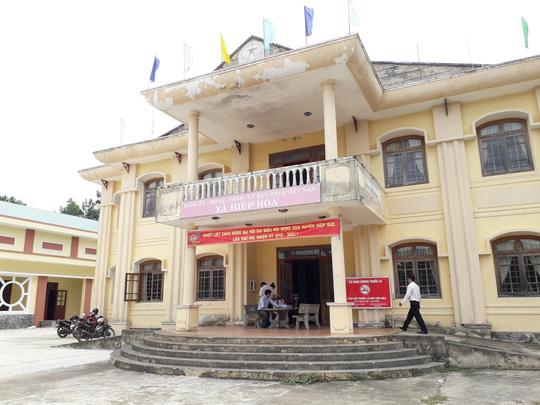 Vụ 10 người thân làm quan 1 xã: Huyện biết lâu rồi và đang khắc phục!