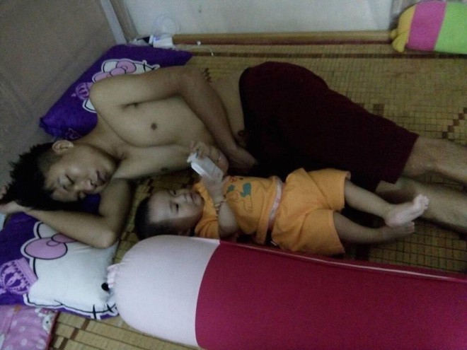 Vợ trẻ đăng đàn dằn mặt tình địch sống ngay trong nhà, dân mạng được phen hỉ hả: Đáng yêu quá!