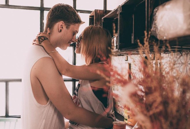 Cái vỗ vai nên duyên với cô gái Việt tại Hồ Gươm và lần say rượu ngồi ôm mèo khóc ở nhà bố mẹ vợ tương lai của anh chàng Đức Cái vỗ vai nên duyên với cô gái Việt tại Hồ Gươm và lần say rượu ngồi ôm mèo khóc ở nhà bố mẹ vợ tương lai của anh chàng Đức