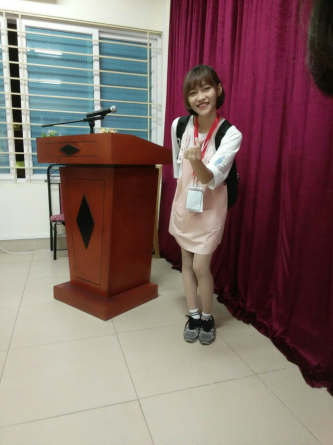 Hí hửng khoe kiểu tóc mới đón hè, ai ngờ cô gái khiến thanh niên đang tán mình bỏ chạy Hí hửng khoe kiểu tóc mới đón hè, ai ngờ cô gái khiến thanh niên đang tán mình bỏ chạy