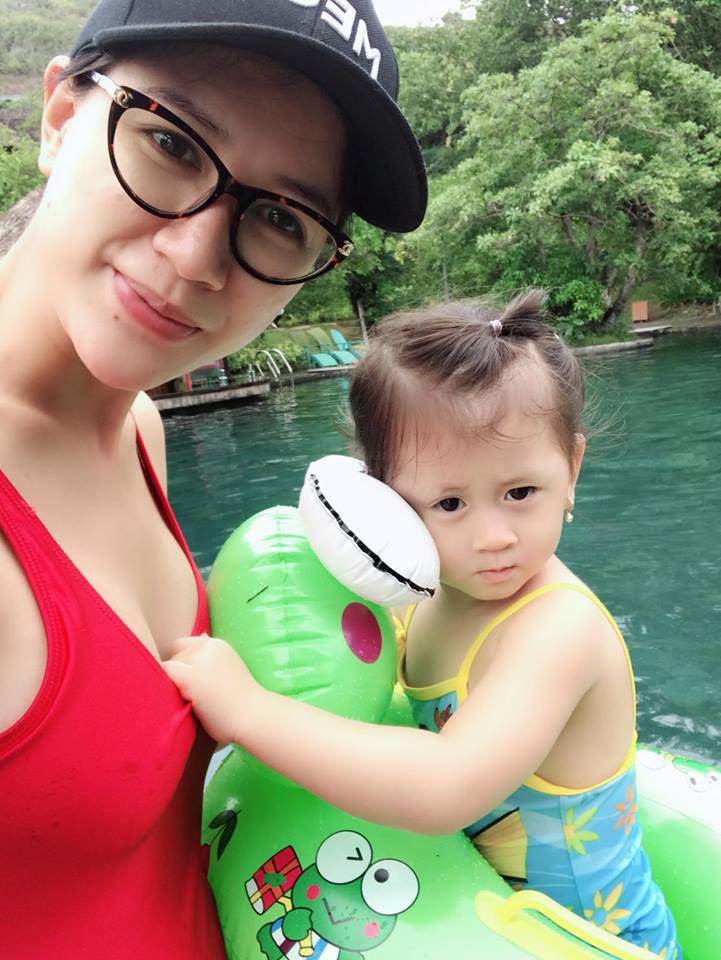 Trang Trần thú nhận vì mang thai hay cáu giận nên con gái lì lợm và cục tính Trang Trần thú nhận vì mang thai hay cáu giận nên con gái lì lợm và cục tính