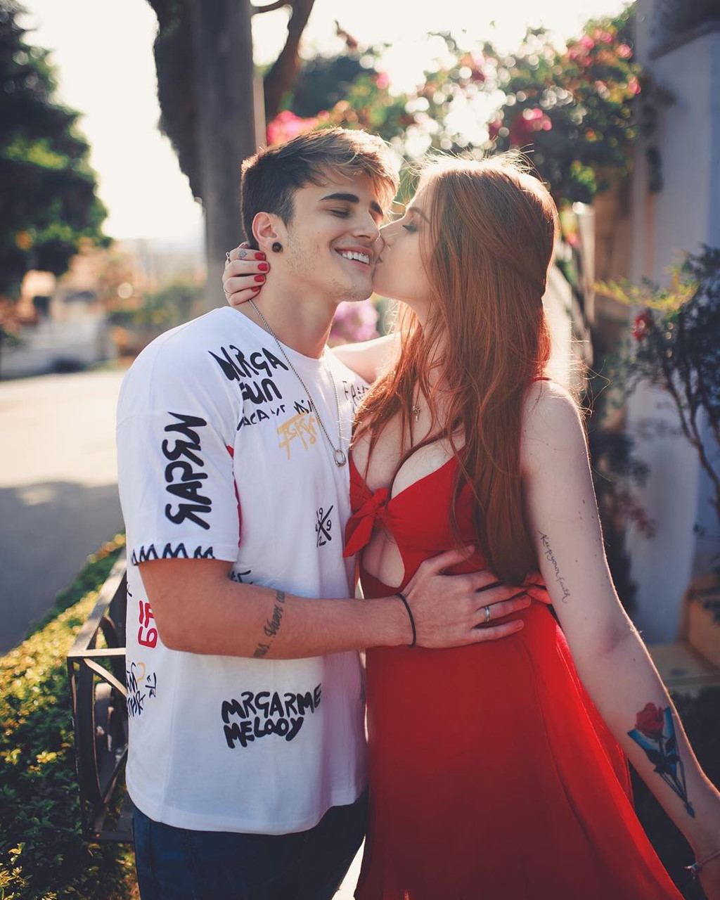 Hot boy ở khán đài được tìm kiếm sau trận Brazil - Thụy Sĩ là ai?