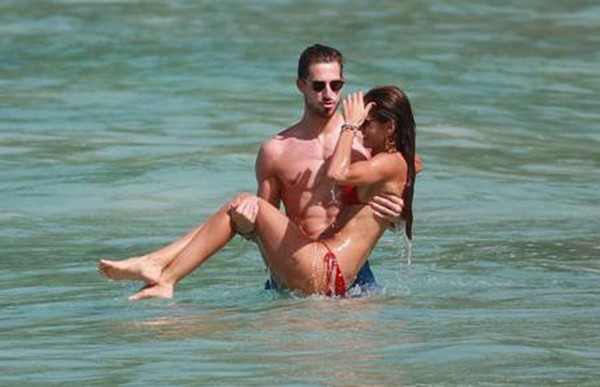 Lộ ảnh nóng bỏng của chàng thủ môn hot nhất World Cup 2018