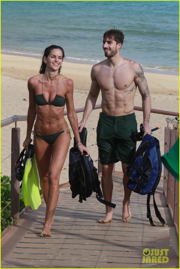 Lộ ảnh nóng bỏng của chàng thủ môn hot nhất World Cup 2018