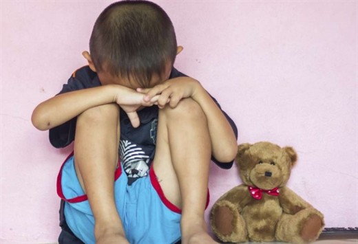 Nhật Bản: Bé trai 4 tuổi chết ngạt, cảnh sát nghi ngờ người cha đã nhốt con qua đêm trong tủ kệ TV