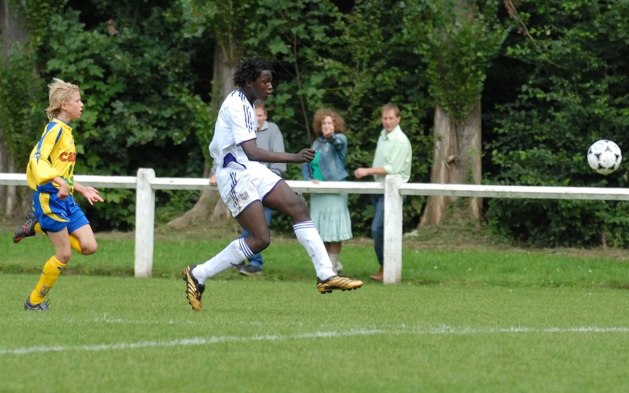 Lukaku và một cuộc đời đi lên từ cốc sữa pha nước