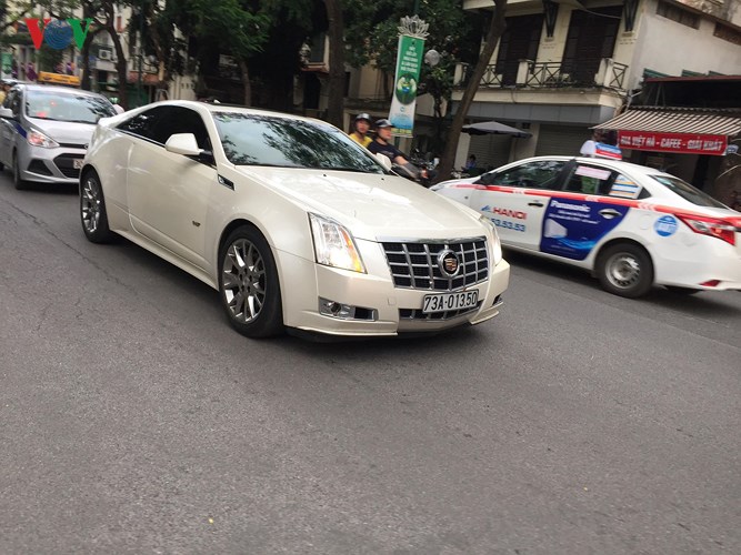 Bắt gặp hàng hiếm Cadillac CTS Coupe trên đường phố Hà Nội