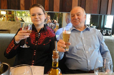 Cựu điệp viên Nga bị đầu độc đang bị bắt làm con tin?