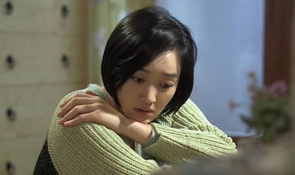 Biết con trai ngoại tình, mẹ chồng xắn tay đi đánh ghen hộ con dâu và cái kết bất ngờ