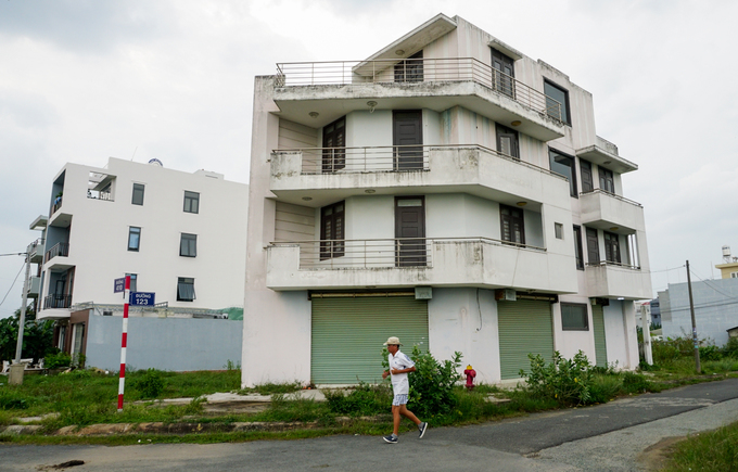 Dự án khu dân cư kiểu mẫu bỏ hoang gần 20 năm ở Sài Gòn