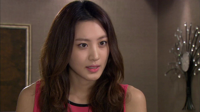 Nhận được tin nhắn khiêu khích từ cô bồ của chồng, tôi chỉ tung một chiêu đã khiến cô nàng chạy mất dép