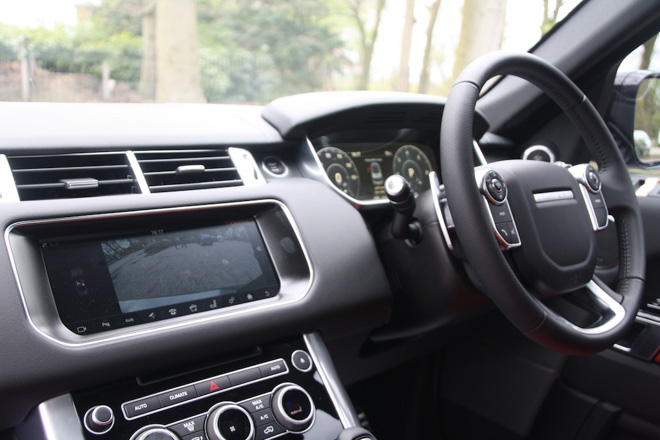 Range Rover Velar cực ngầu với gói độ thân rộng Aspire Design