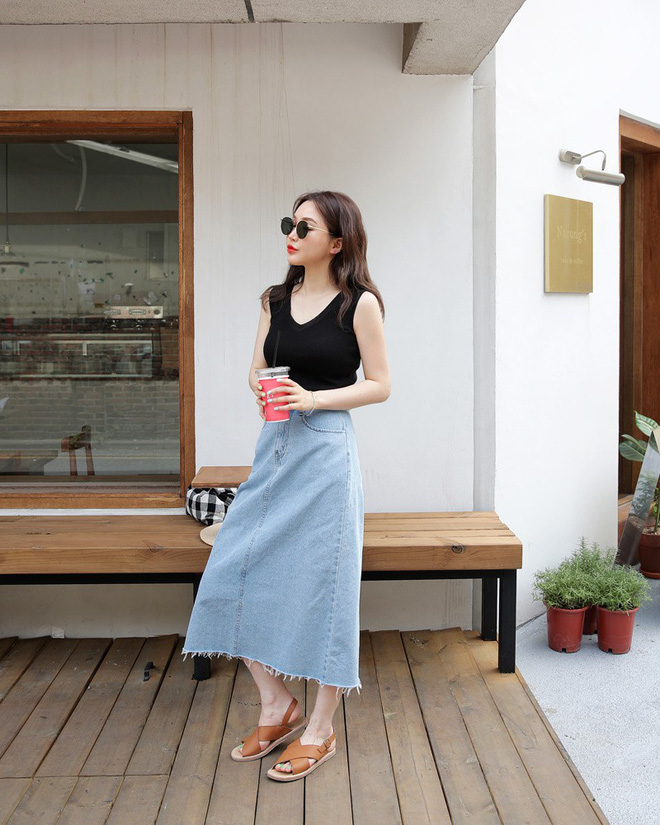 Chỉ là áo ba lỗ thôi mà có tận 4 cách mix và chắc chắn sẽ đẹp cho những ngày nắng nóng Chỉ là áo ba lỗ thôi mà có tận 4 cách mix và chắc chắn sẽ đẹp cho những ngày nắng nóng