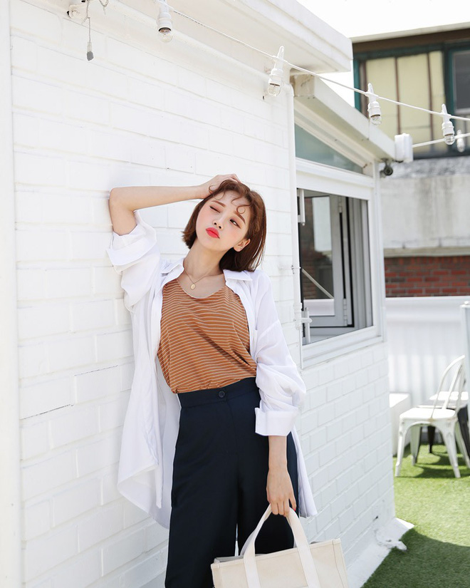 Chỉ là áo ba lỗ thôi mà có tận 4 cách mix và chắc chắn sẽ đẹp cho những ngày nắng nóng Chỉ là áo ba lỗ thôi mà có tận 4 cách mix và chắc chắn sẽ đẹp cho những ngày nắng nóng