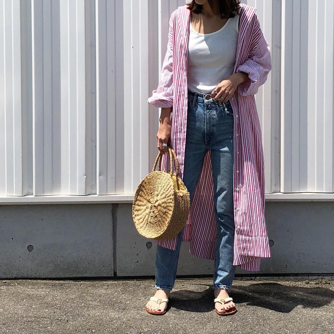 Chỉ là áo ba lỗ thôi mà có tận 4 cách mix và chắc chắn sẽ đẹp cho những ngày nắng nóng