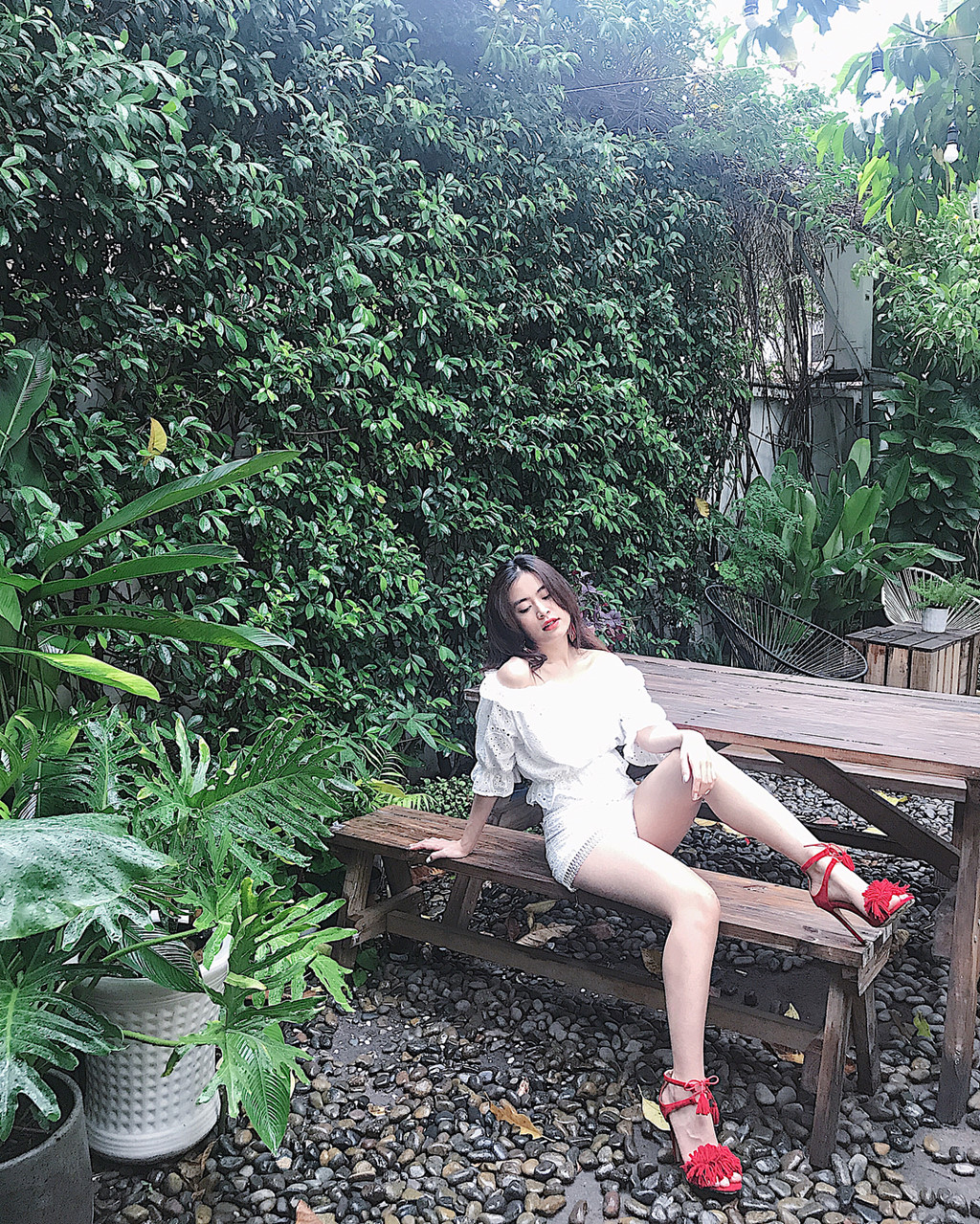 Mẫu crop top đang được dàn sao Việt chuộng trong ngày nắng nóng