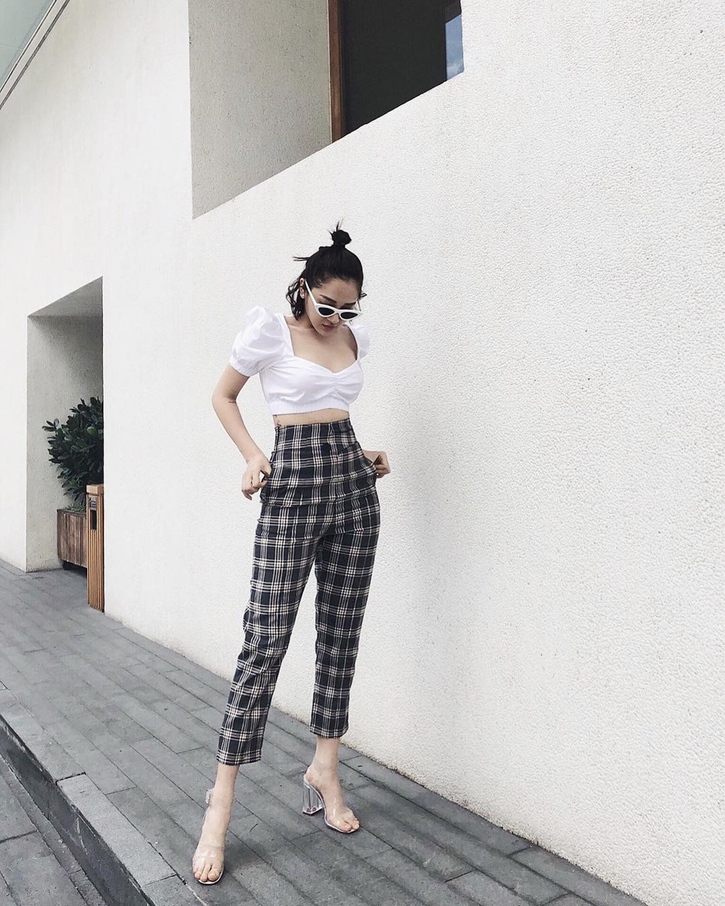 Mẫu crop top đang được dàn sao Việt chuộng trong ngày nắng nóng