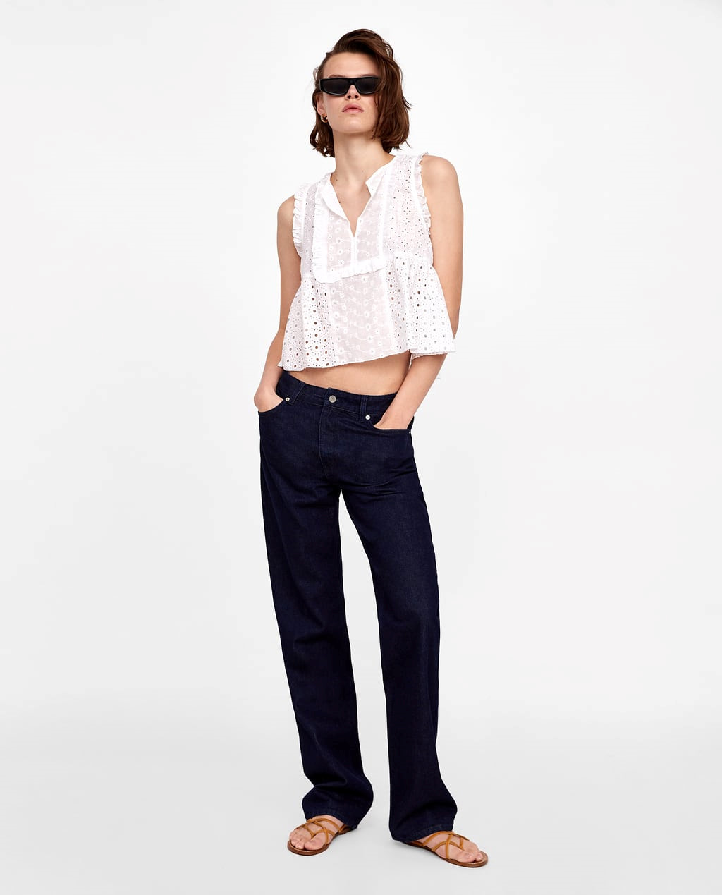 Mẫu crop top đang được dàn sao Việt chuộng trong ngày nắng nóng