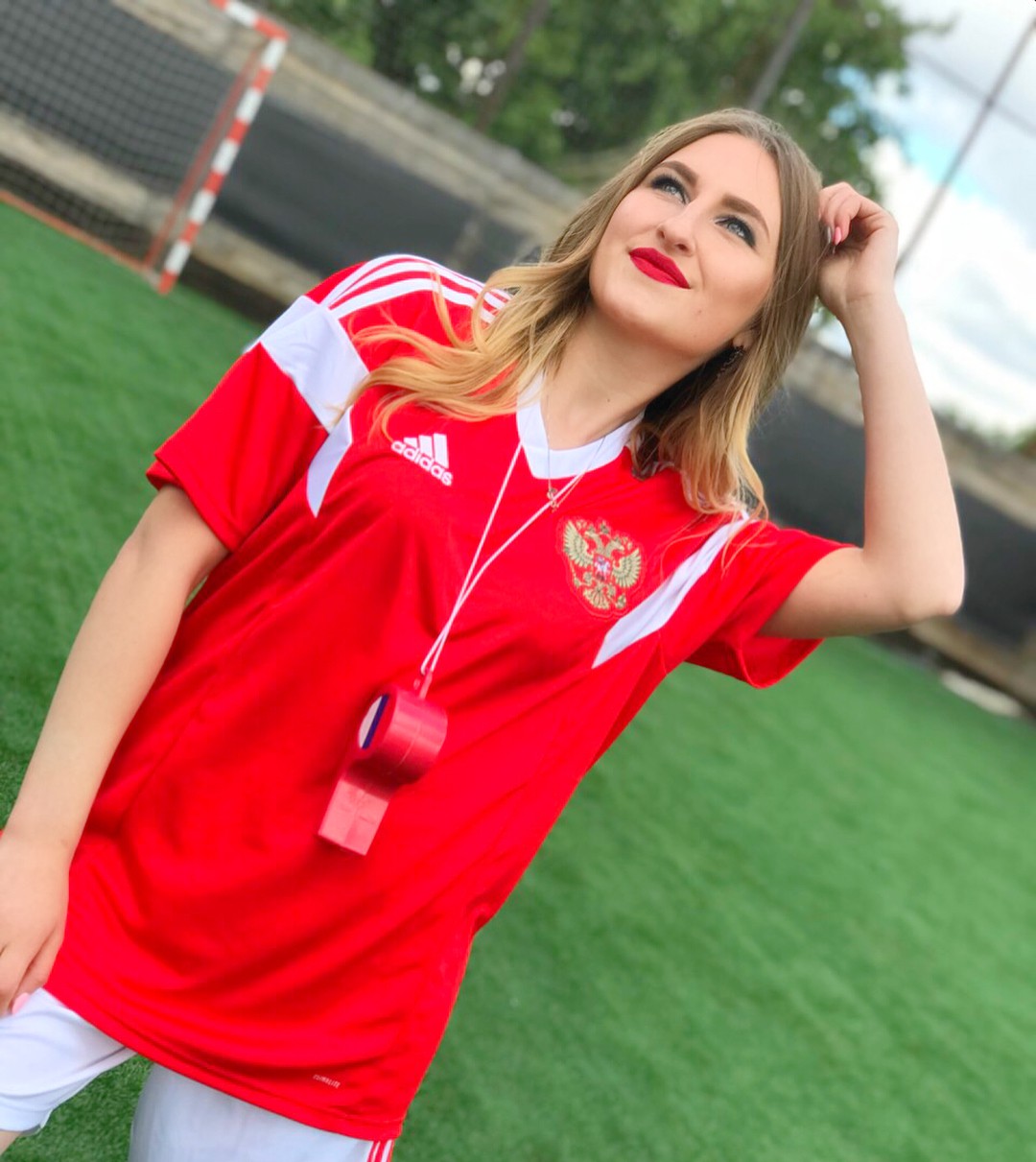 MXH Nga ngập tràn những cô nàng khoe dáng nóng bỏng chào mừng World Cup 2018