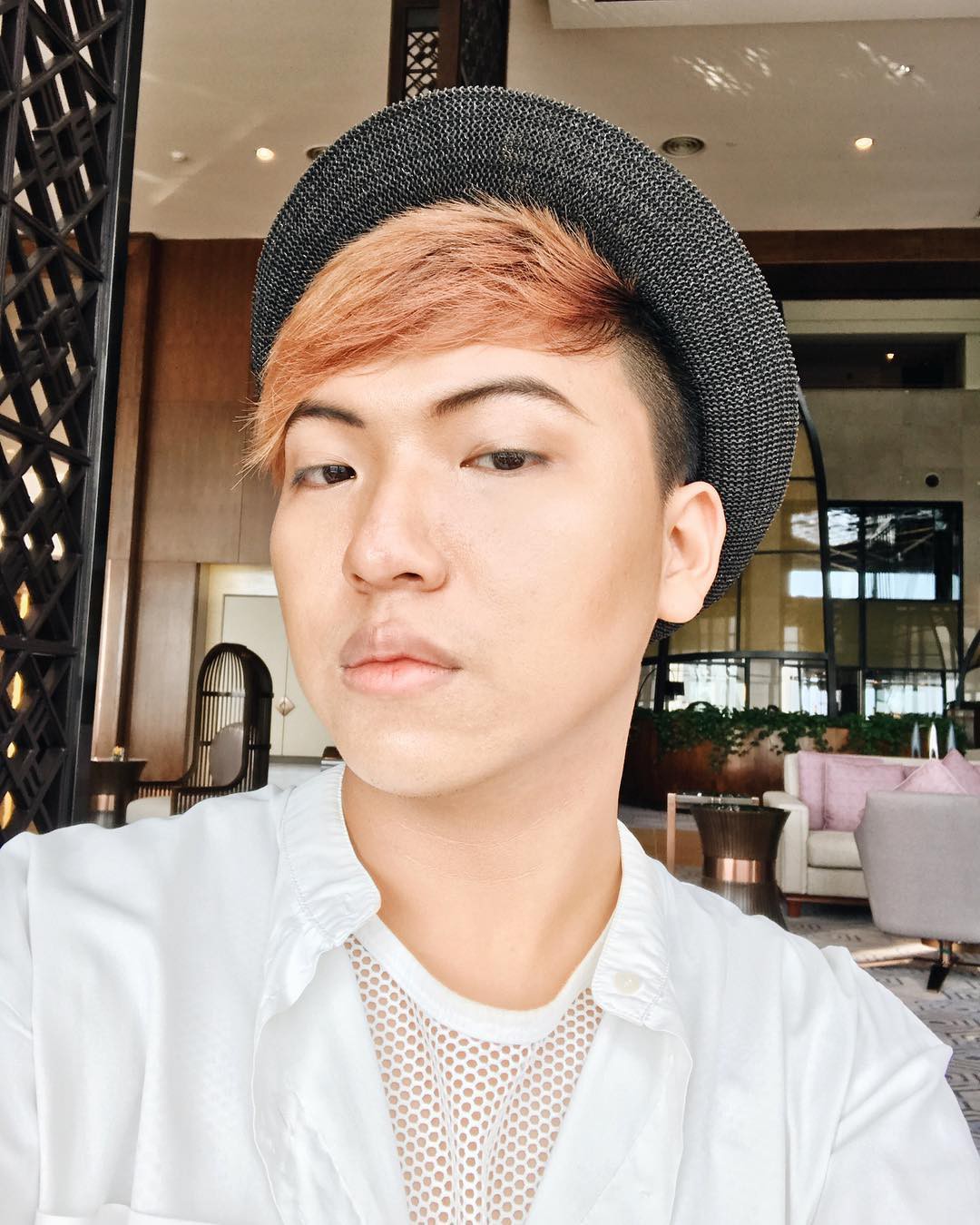 Anh chàng food blogger up ảnh diễn mặt lạnh, dân tình nhảy vào xôn xao: Bản sao Châu Bùi! Anh chàng food blogger up ảnh diễn mặt lạnh, dân tình nhảy vào xôn xao: Bản sao Châu Bùi!