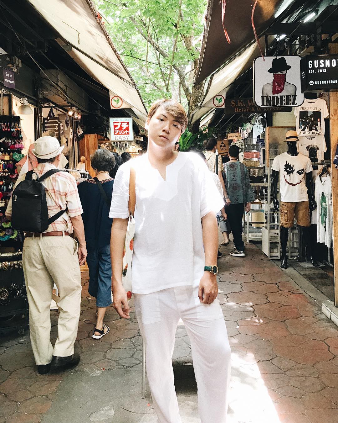 Anh chàng food blogger up ảnh diễn mặt lạnh, dân tình nhảy vào xôn xao: Bản sao Châu Bùi! Anh chàng food blogger up ảnh diễn mặt lạnh, dân tình nhảy vào xôn xao: Bản sao Châu Bùi!
