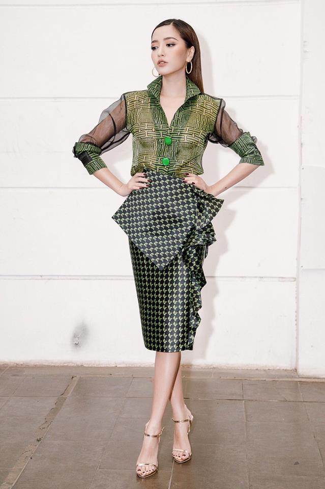 Dù không cao nhưng Bích Phương lại luôn đẹp ở mọi góc nhìn nhờ phối đồ giỏi