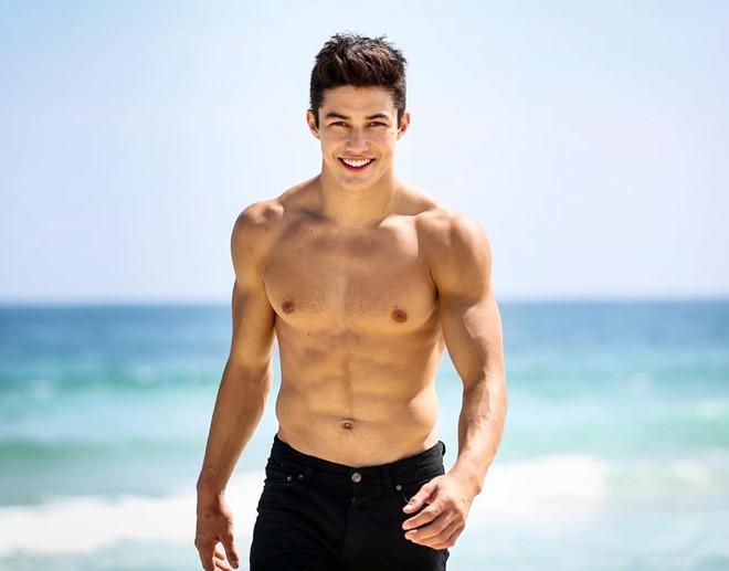 Si mê World Cup 2018, vợ bắt chồng nhịn cả yêu vì mơ dàn trai đẹp lốp căng 6 múi